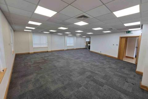 Office to rent, Danehill Reading RG6 4UP