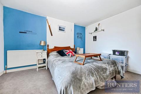 3 bedroom detached house for sale, Bradford Road, Idle, Bradford