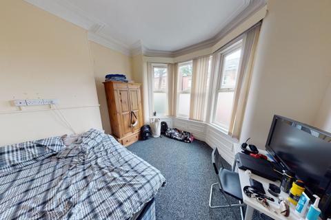 undefined, Headingley Avenue, Leeds LS6