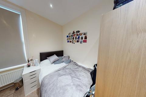 6 bedroom house to rent, Buckingham Mount, Leeds LS6