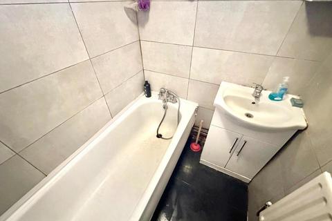 undefined, Staines Road, Hounslow