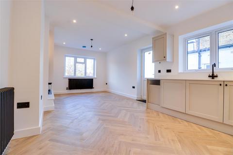 undefined, London Road, Leigh-on-Sea SS9