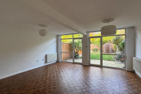 3 bedroom terraced house to rent, Birch Close, Cambridge