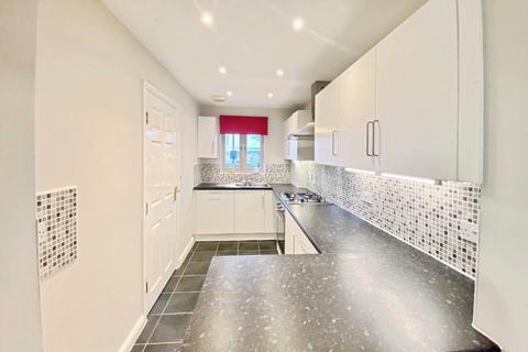 3 bedroom terraced house to rent, High Street, Shafton, Barnsley