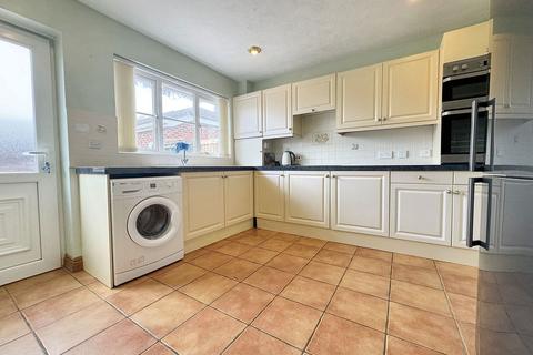 3 bedroom detached bungalow for sale, Meadow Court, Towyn, Abergele, LL22 9LE