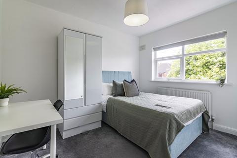 4 bedroom semi-detached house to rent, Warwick Avenue, Nottingham NG9
