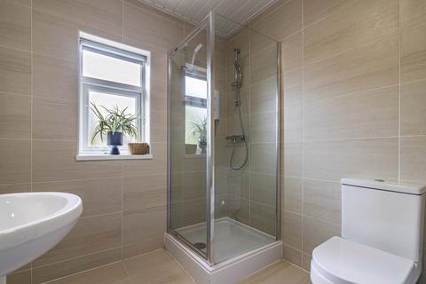 4 bedroom semi-detached house to rent, Warwick Avenue, Nottingham NG9