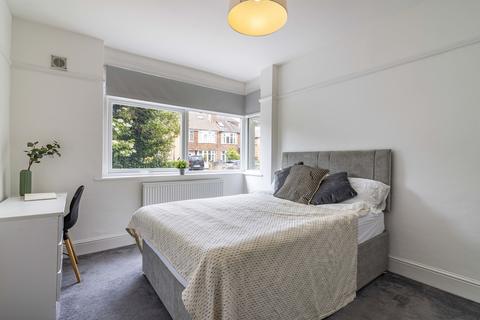 undefined, Warwick Avenue, Nottingham NG9