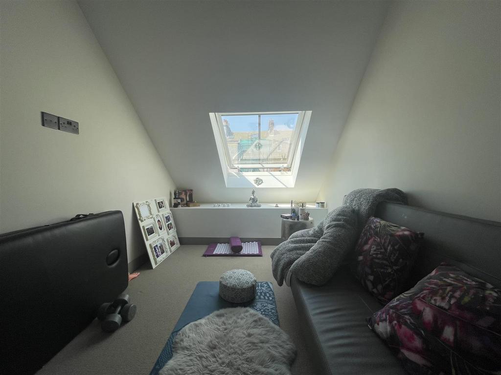 Bed 3.jpg