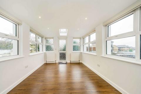 3 bedroom flat to rent, Station Road, London NW4