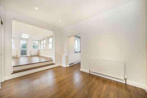 3 bedroom flat to rent, Station Road, London NW4