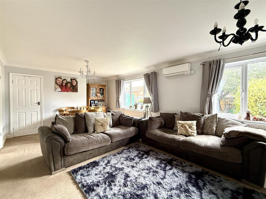 Living/Dining Room