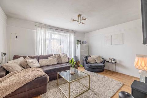 12 Montrose Way, Datchet, Slough, SL3 9ND