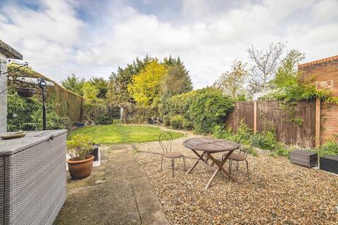 12 Montrose Way, Datchet, Slough, SL3 9ND