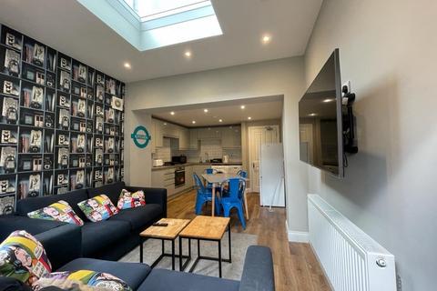 6 bedroom terraced house to rent, Hove, East Sussex BN3