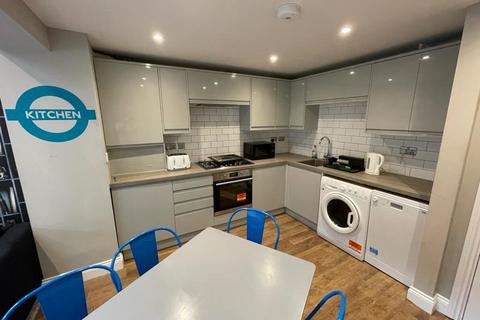 6 bedroom terraced house to rent, Hove, East Sussex BN3