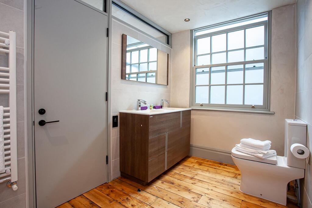 Master Bathroom 3