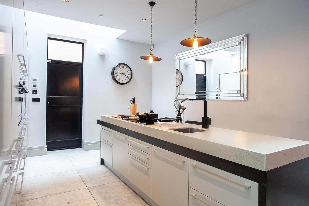 Kitchen 2