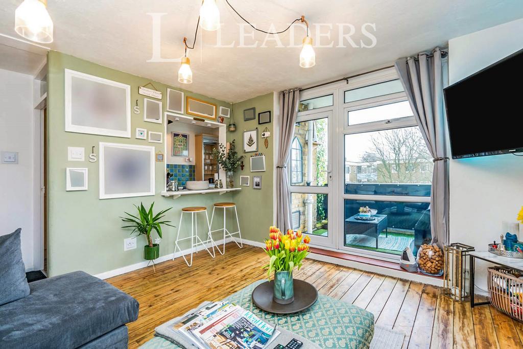 Apartment in Southampton, Thornhill - View 2
