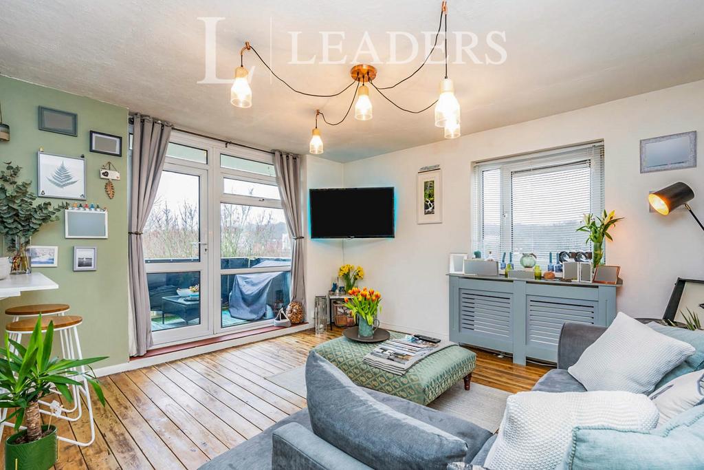 Apartment in Southampton, Thornhill - View 4