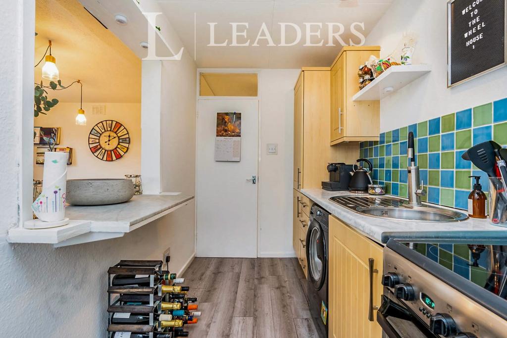 Apartment in Southampton, Thornhill - View 5