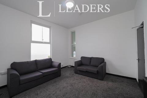 6 bedroom terraced house to rent, Larkdale Street, NG7