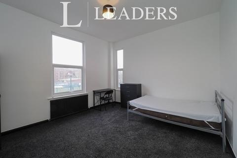 6 bedroom terraced house to rent, Larkdale Street, NG7