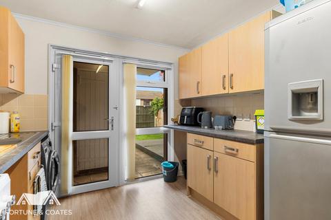 undefined, Spruce Hill, Harlow