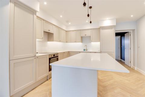 undefined, London Road, Leigh-on-Sea SS9