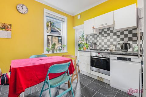 2 bedroom flat for sale, Birkbeck Mansions, Birkbeck Road, N8
