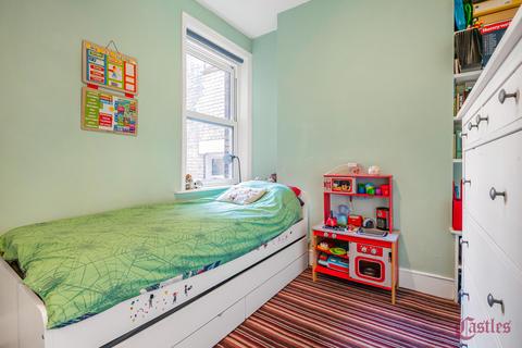 2 bedroom flat for sale, Birkbeck Mansions, Birkbeck Road, N8