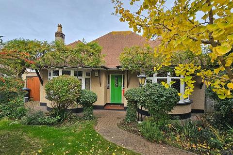 4 bedroom detached bungalow for sale, Mickleburgh Hill, Herne Bay, CT6 6JZ