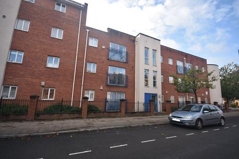Stretford Rd, Hulme, Manchester,  M15 4AY