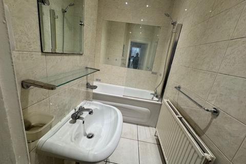 2 bedroom flat to rent, Finchley Road, London, Greater London, NW3