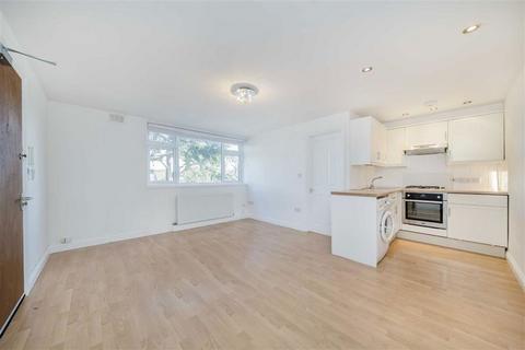 1 bedroom flat to rent, Upper Teddington Road, Hampton Wick KT1