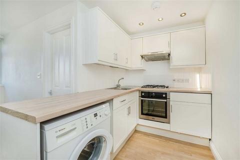 1 bedroom flat to rent, Upper Teddington Road, Hampton Wick KT1