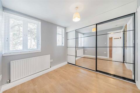 1 bedroom flat to rent, Upper Teddington Road, Hampton Wick KT1