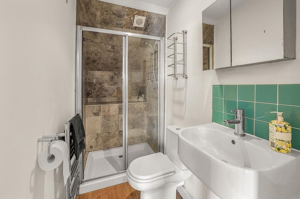 En-suite (3)
