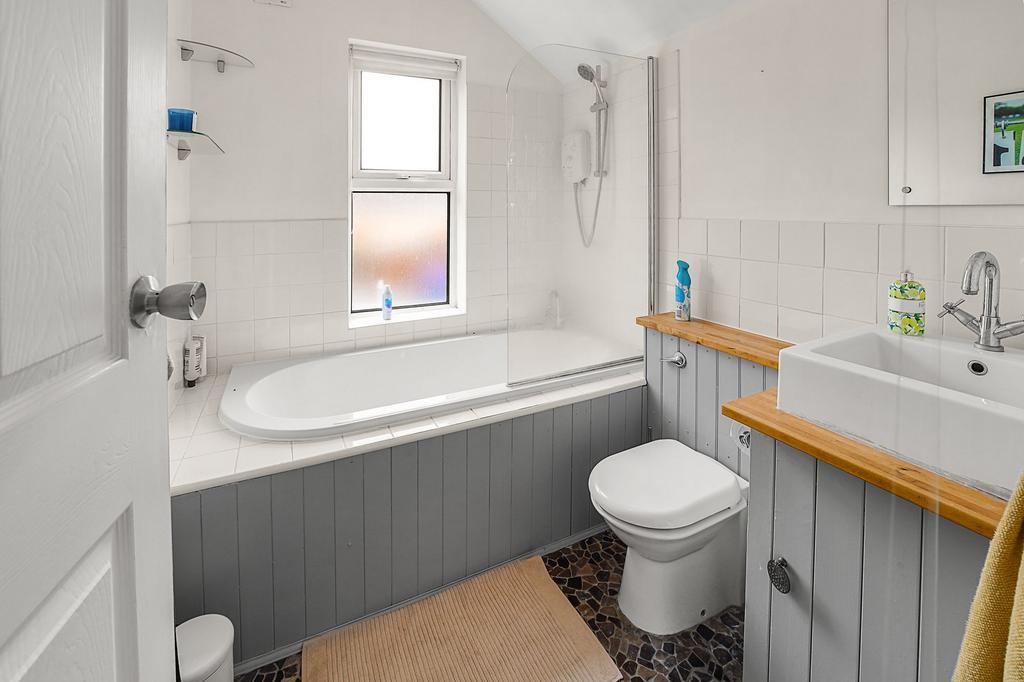 En-suite (2)