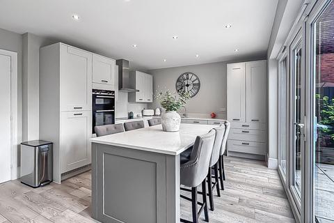 3 bedroom detached house for sale, Duxbury Close, Stonehouse GL10