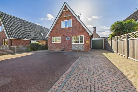 3 bedroom chalet for sale, School Lane, Northrepps, Cromer
