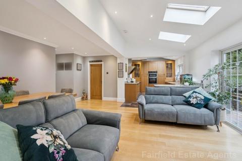 4 bedroom semi-detached house for sale, Huntercrombe Gardens, South Oxhey
