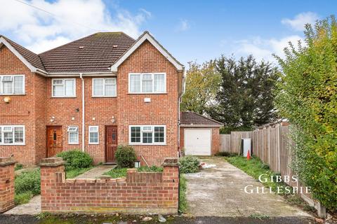 3 bedroom semi-detached house to rent, Lime Grove, Hayes, UB3