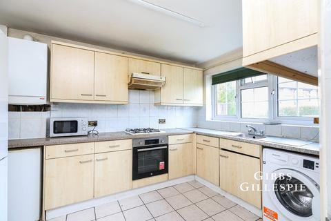 3 bedroom semi-detached house to rent, Lime Grove, Hayes, UB3