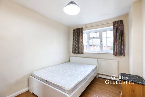 3 bedroom semi-detached house to rent, Lime Grove, Hayes, UB3