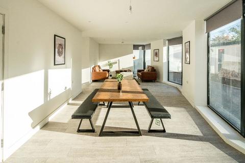 4 bedroom flat to rent, London N9
