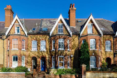 2 bedroom flat for sale, York Road, Guildford, GU1