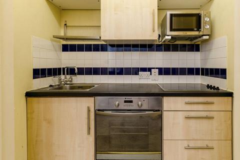2 bedroom flat for sale, York Road, Guildford, GU1
