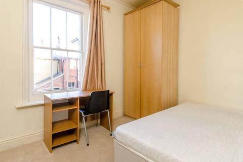 2 bedroom flat for sale, York Road, Guildford, GU1