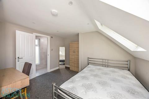 5 bedroom semi-detached house to rent, Reeves Hill, Brighton BN1